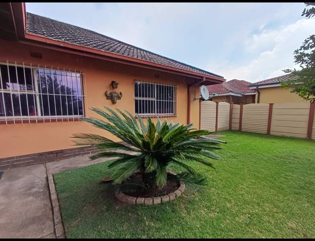 3 BEDROOM HOUSE FOR SALE IN VANDERBIJLPARK SE 6